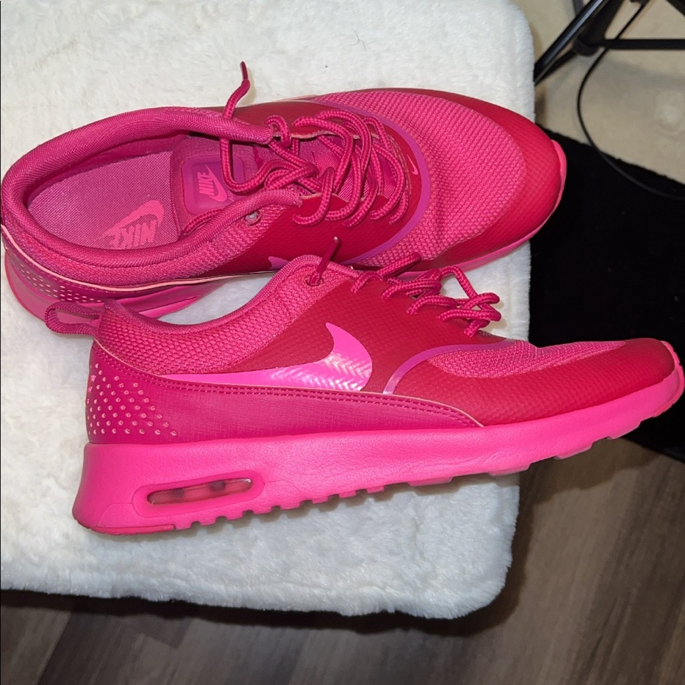 Nike Air Max Hot Pink 8.5 Thea